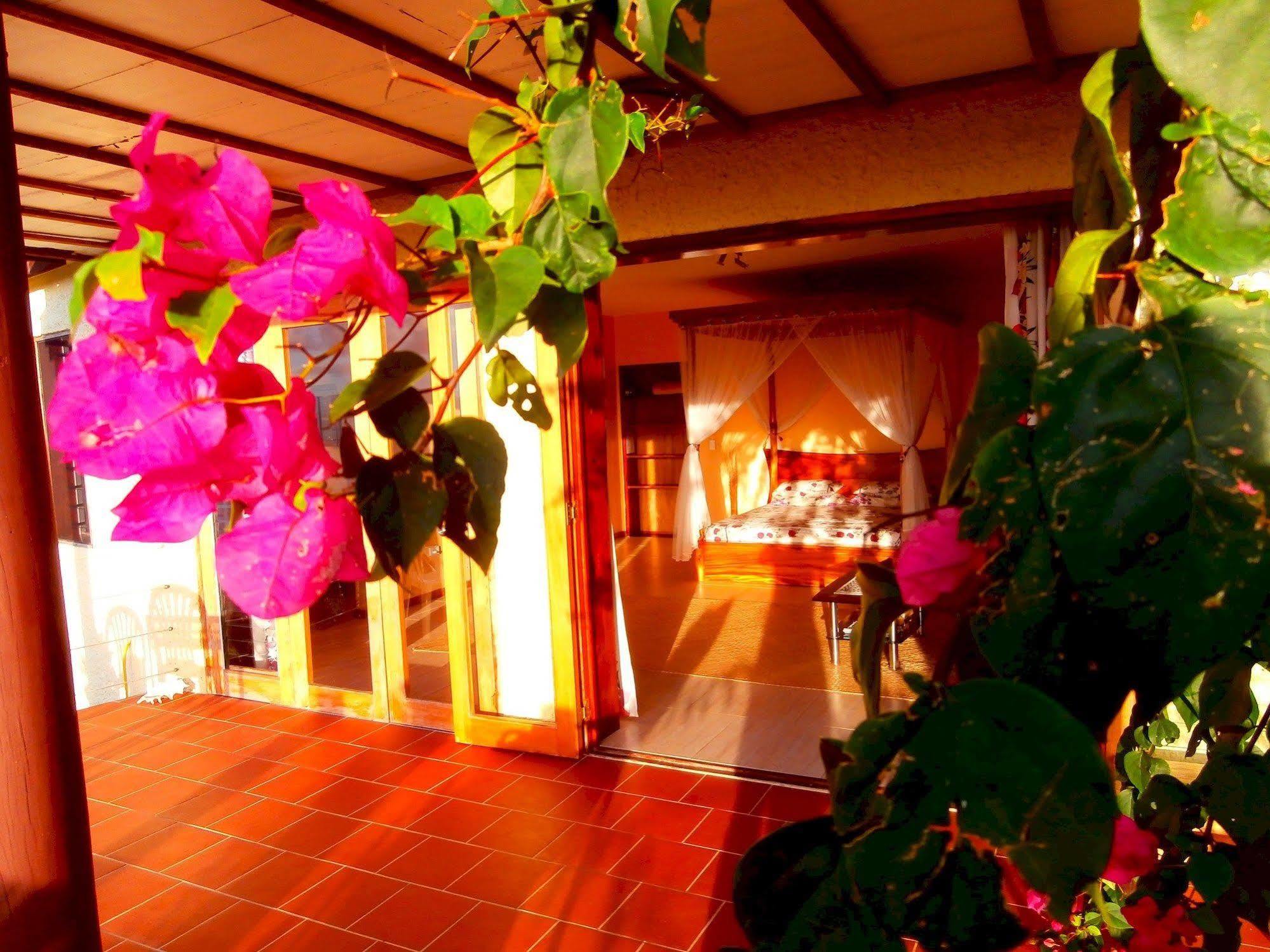 Korovesi Sunshine Villas Savusavu Kültér fotó